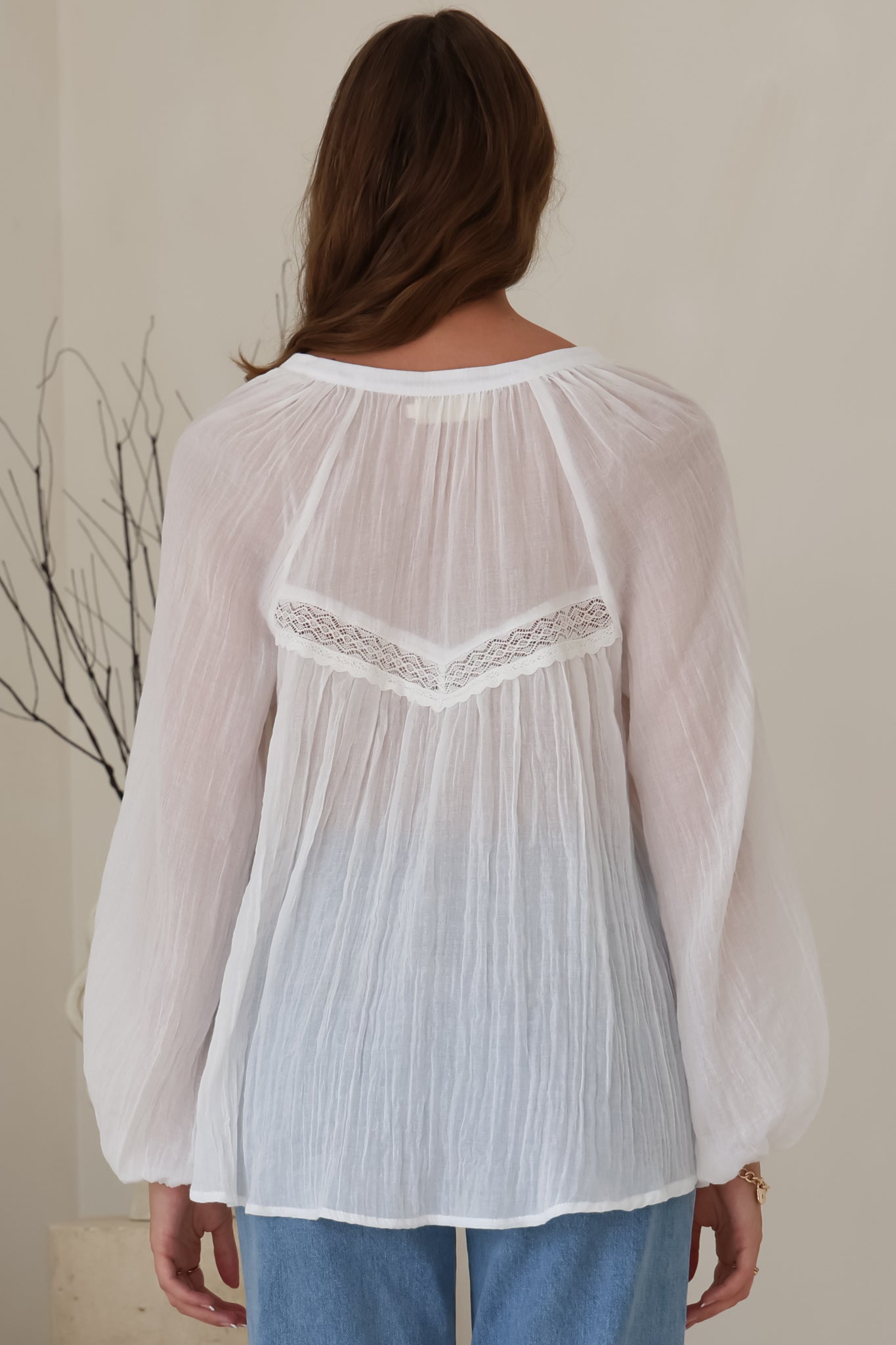 Angeline Top - Buttoned Down Scoop Hem Balloon Sleeve Top in White