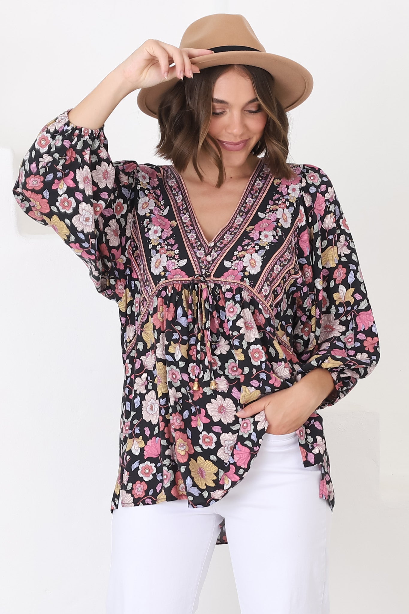 Joelle Top - V Neck High-Low Top in Anissa Print Black